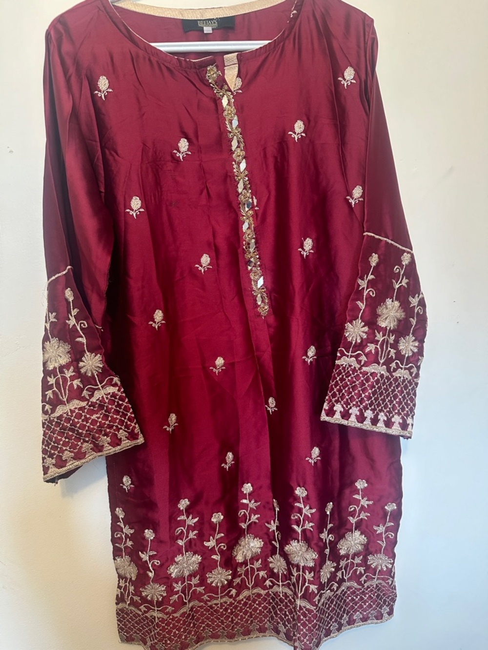 Elegant Women's Embroidered Tunic - Burgundy